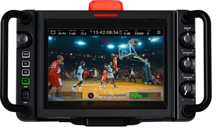 Blackmagic Studio Camera 6K Pro con su pantalla integrada