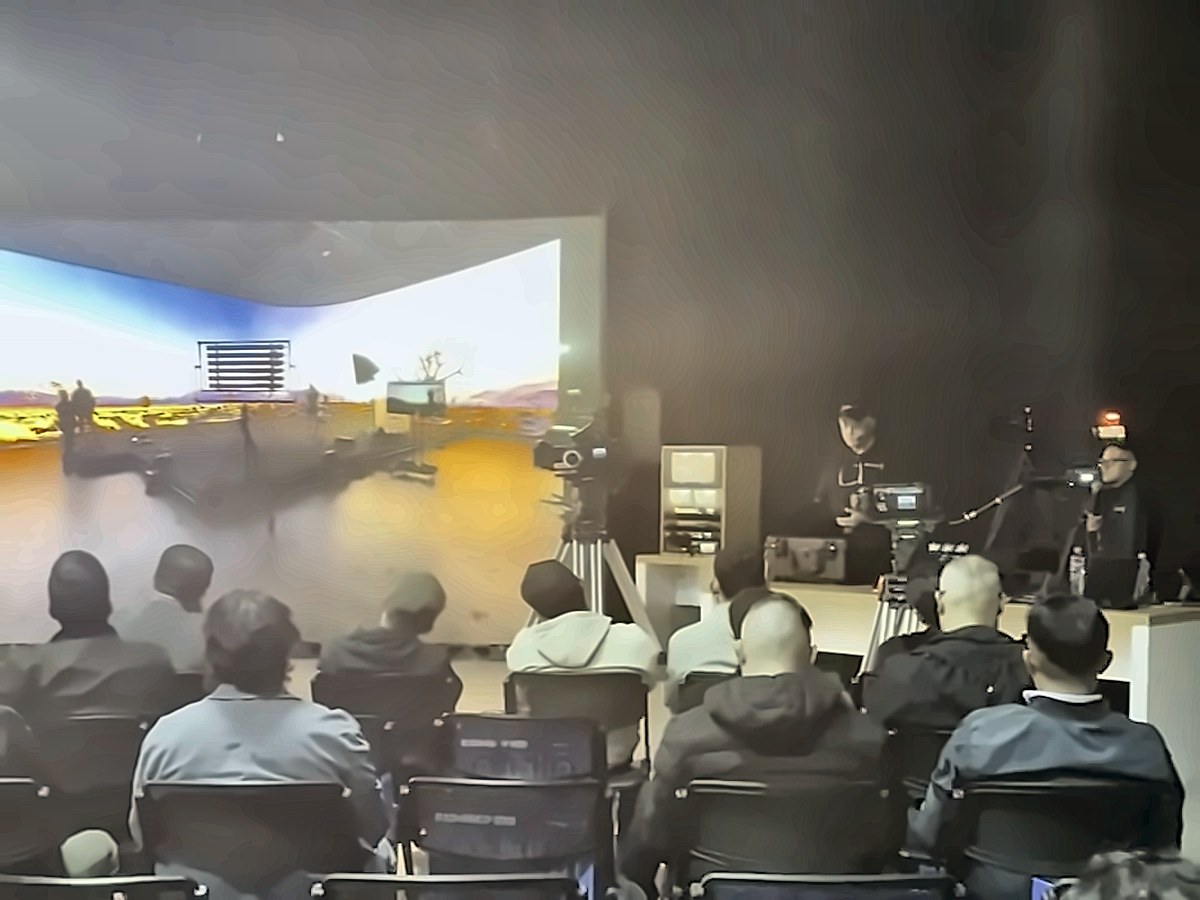 Bloque de producción virtual con pantalla LED de gran formato en el Blackmagic Week Colombia 2026